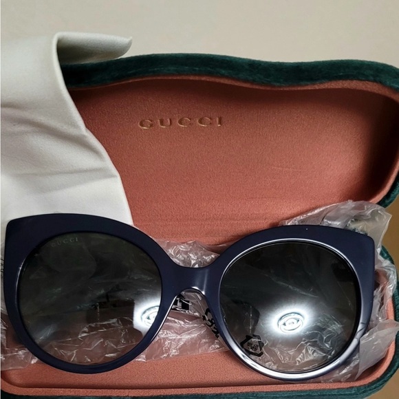 Authentic Gucci Women's Blue Sunglasses comes with coa . Brand new - Picture 7 of 14